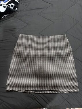 houndstooth pencil skirt